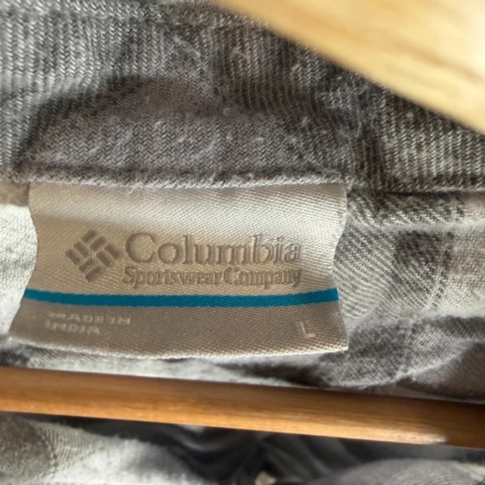 Columbia Men's Gray & White Plaid Button-Down Shirt - Picture 3 of 5